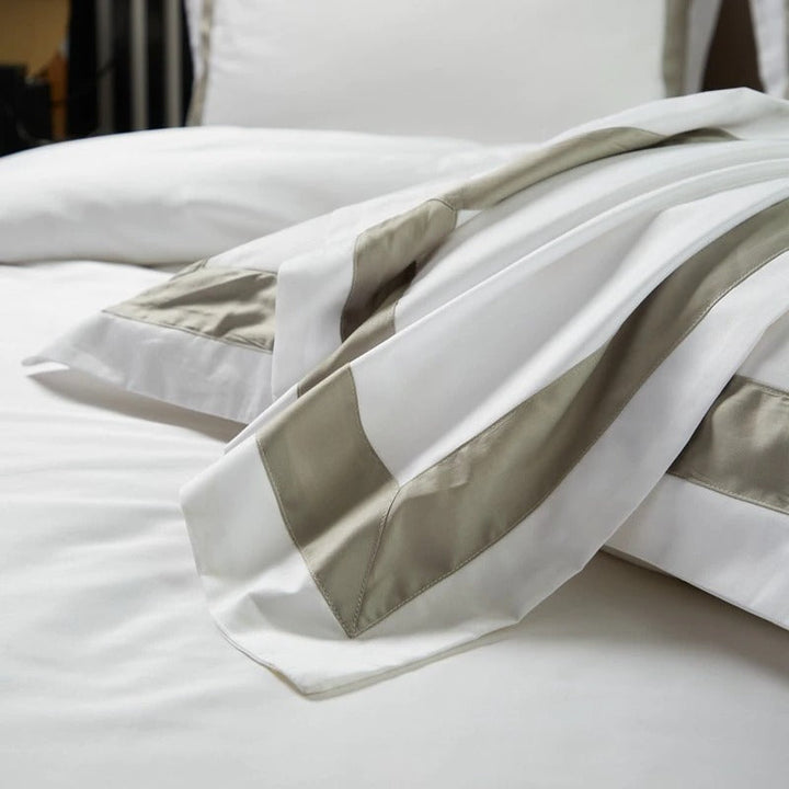 Frontier Hotel Bedding Set