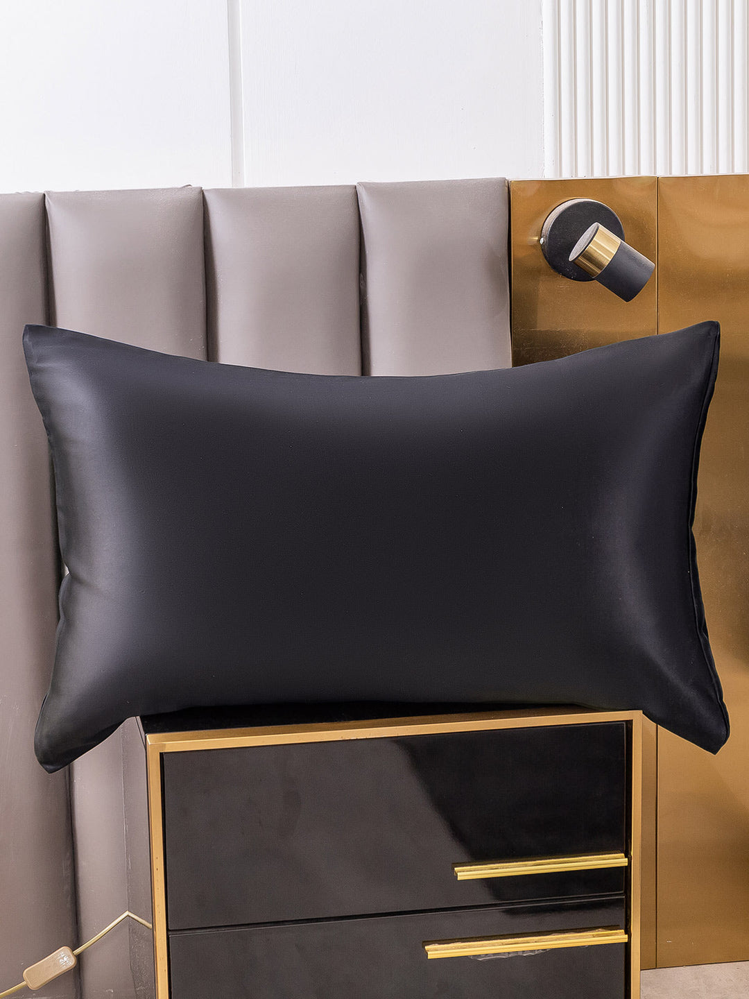 Black Mulberry Silk Pillowcase