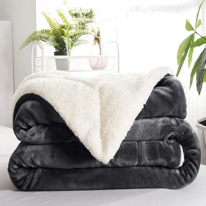 FluffHaven | Soft and Reversible Sherpa Fleece Blanket