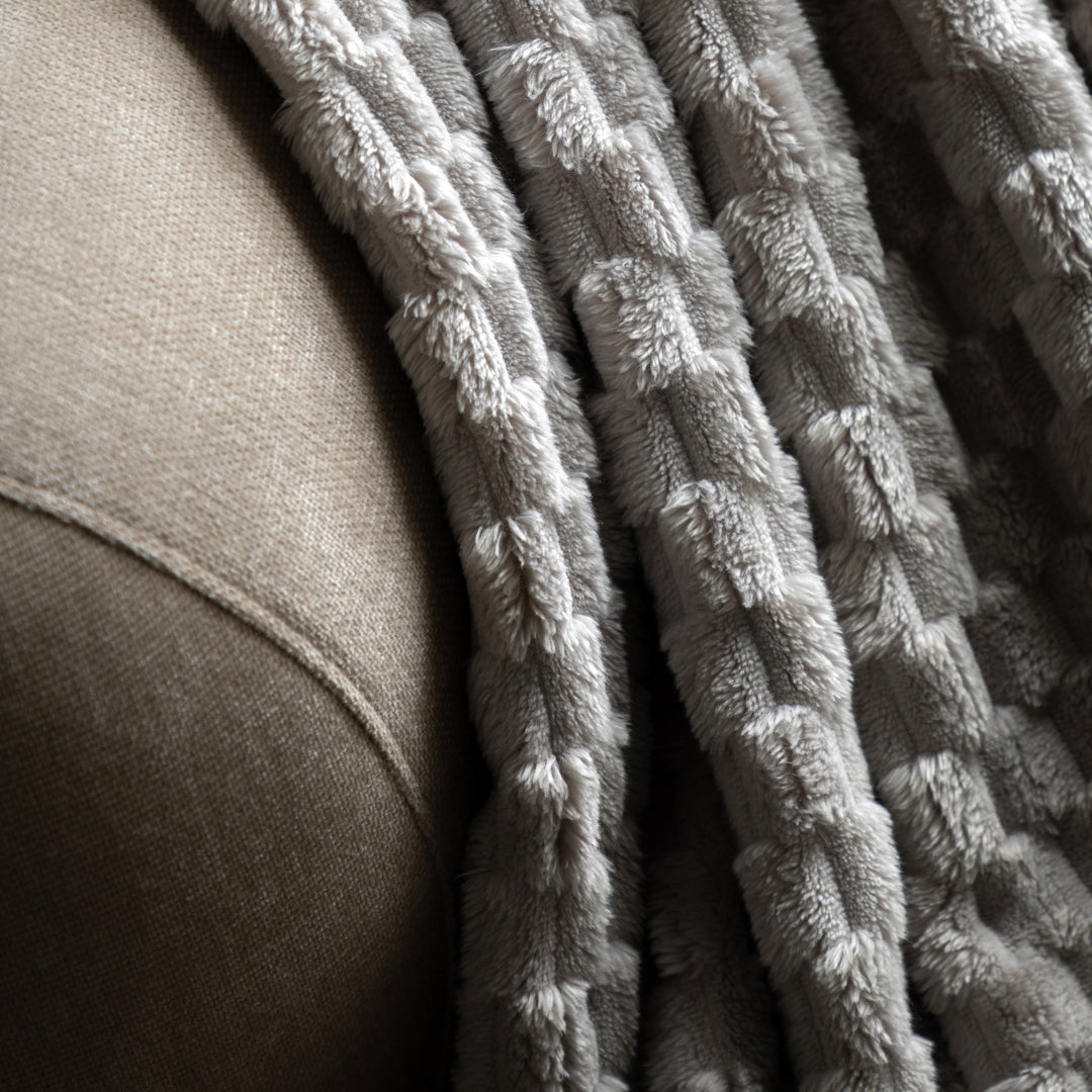 FILORA VELVET KNITTED THROW