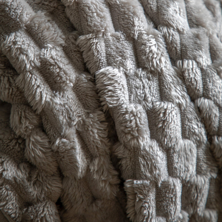 FILORA VELVET KNITTED THROW