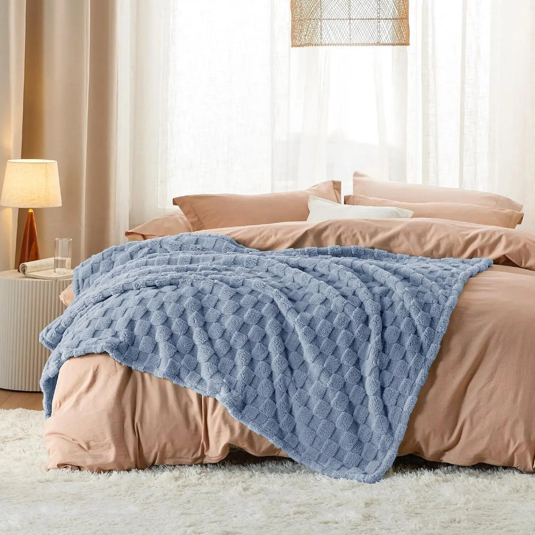 CozyCloud | Super Soft Cozy Fleece Blanket for Couch & Bed