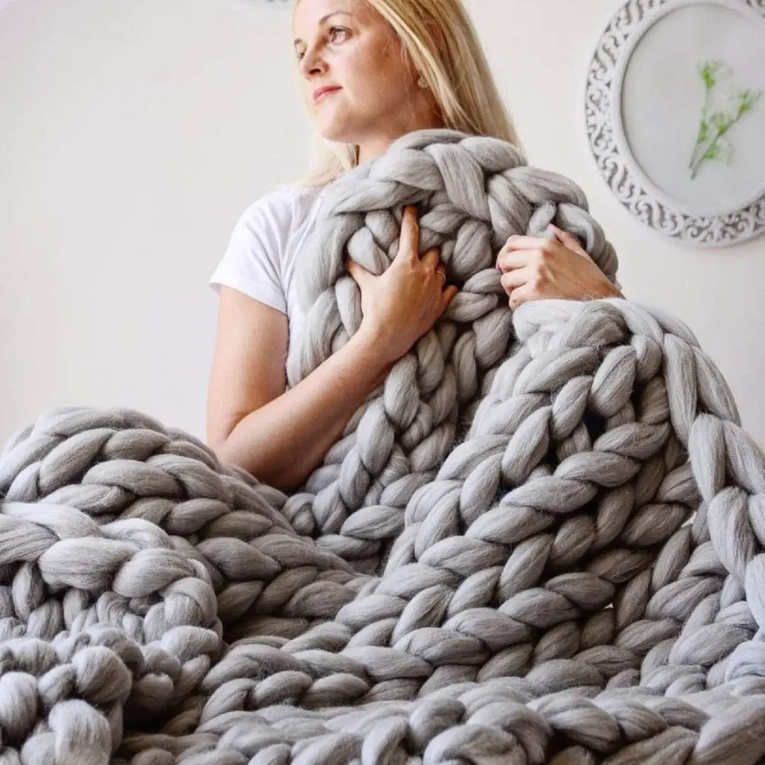 HugMe | Chenille Chunky Knit Blanket